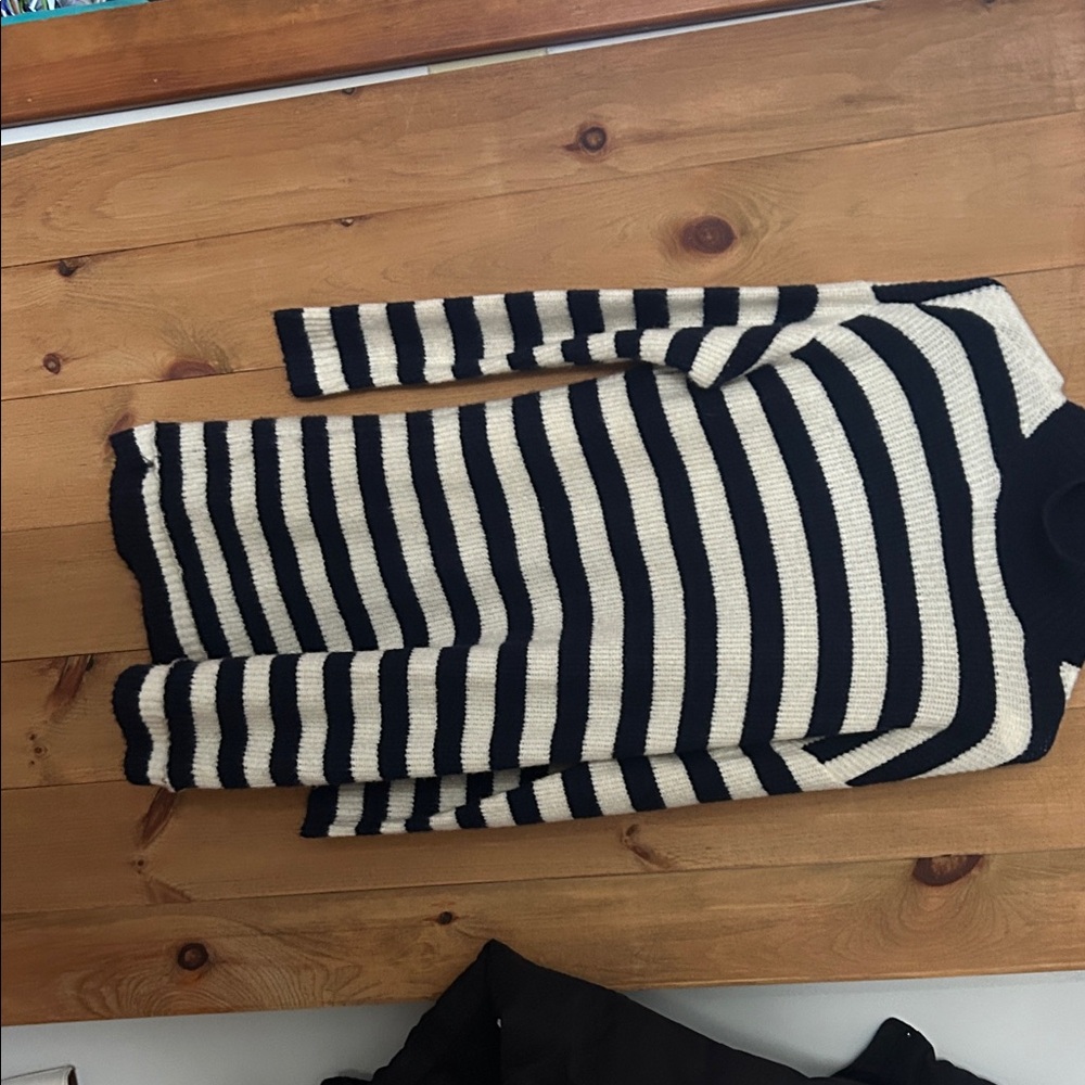 American Eagle Outfitters Navy and White Striped Sweater
